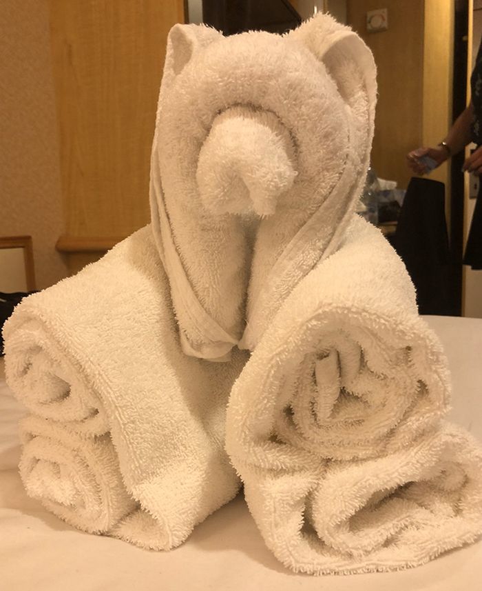 Handuk Hotel Berbentuk Unik