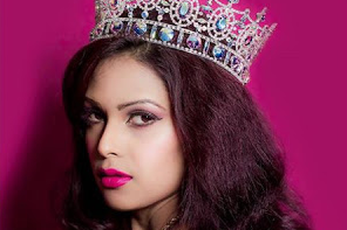 Seorang ratu kecantikan muslim Maksuda Akhter menjadi korban cyberbullying karena ia bekerja di dunia modelling.