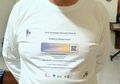Viral! Pria Ini Cetak Sertifikat Vaksin di Kaos, Awas Bahaya Mengintai
