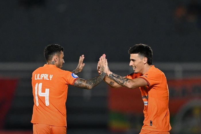 Stefano Lilipaly dan Silverio, dua pemain yang bekerjasama mencetak gol dan jadi aktor kemenangan Borneo FC atas Persikabo 1973 di Stadion Segiri, pada lanjutan pekan ke-8 Liga 1 2023-2024, Minggu (13/8/2023).