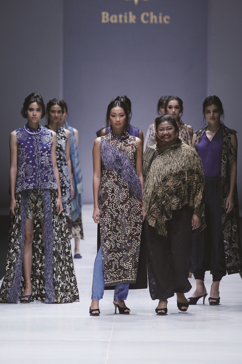 Desainer Batik Chic, Novita Yunus, pada AUSTRALIAN FASHION SHOWCASE dengan Koleksi dari Aboriginal A