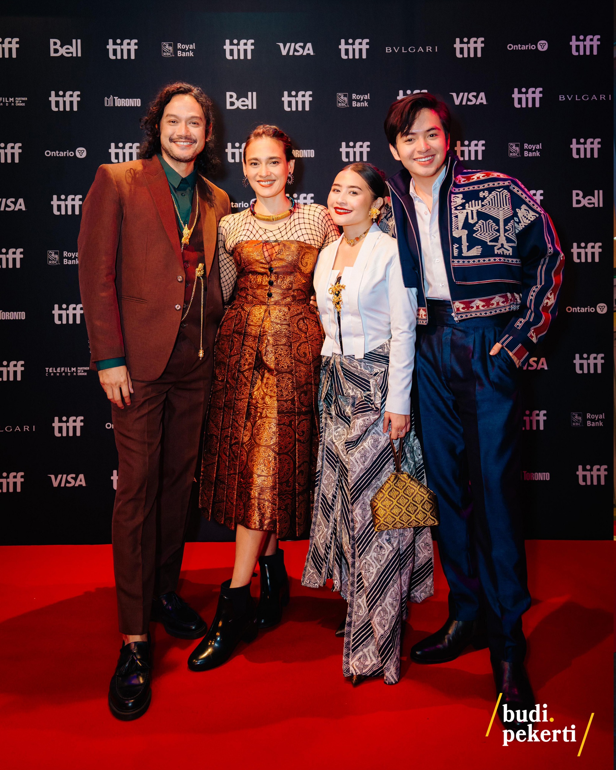 Gaya para pemeran utama film Budi Pekerti saat premiere night di TIFF 2023.