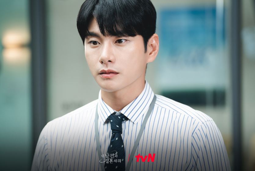 Lee Yi Kyung, aktor Korea Selatan yang memerankan suami jahat di Marry My Husband